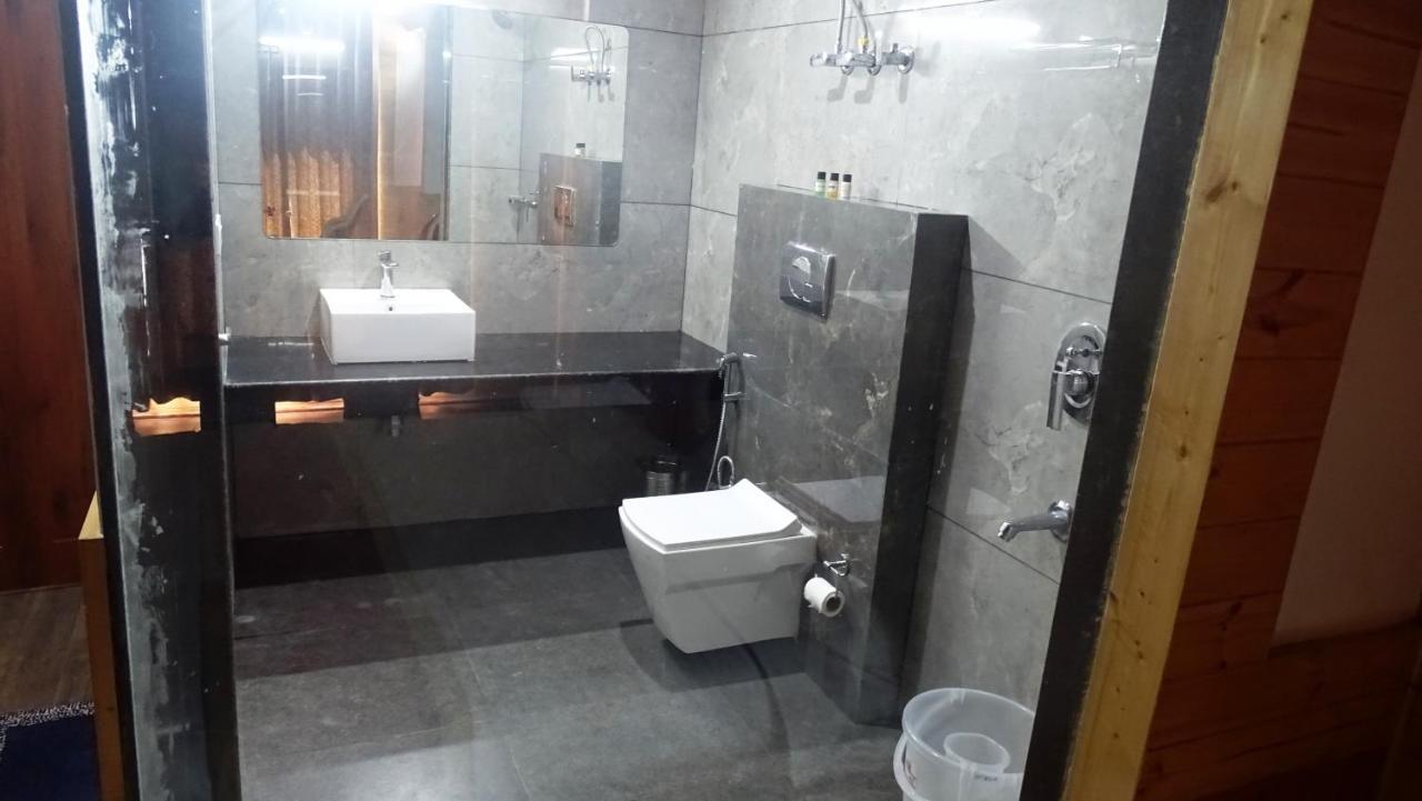 Humble Holiday Inn Kufri Simla Eksteriør bilde
