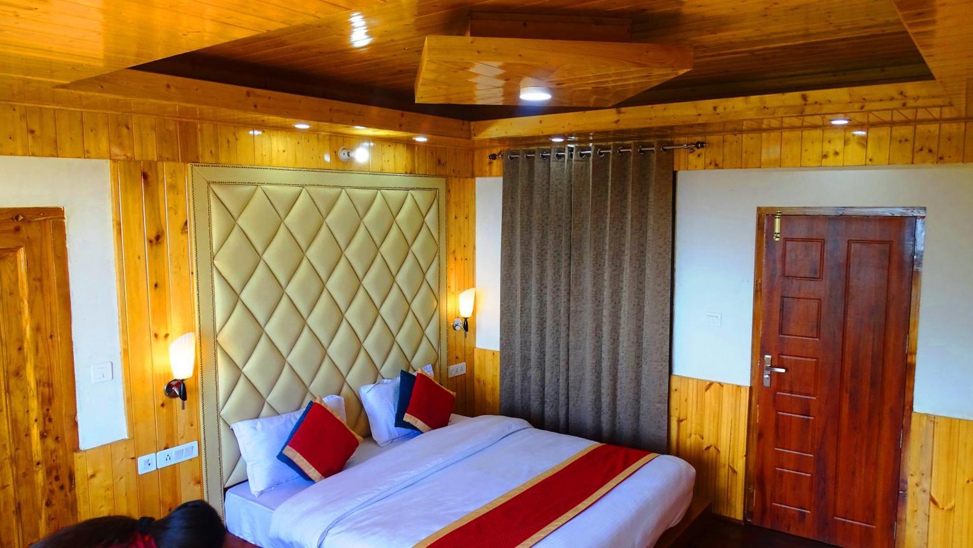 Humble Holiday Inn Kufri Simla Eksteriør bilde